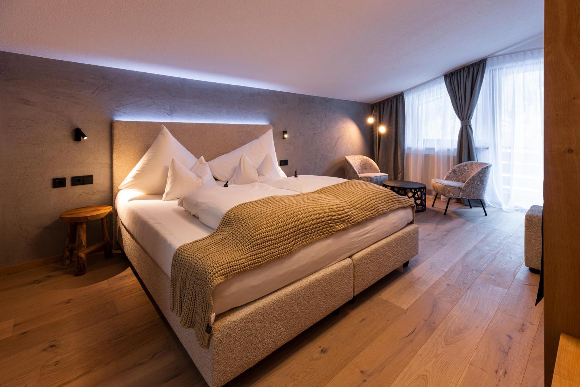 Quality Hosts Arlberg - Afoch Fei - Das Landhaus Sankt Anton am Arlberg Bagian luar foto