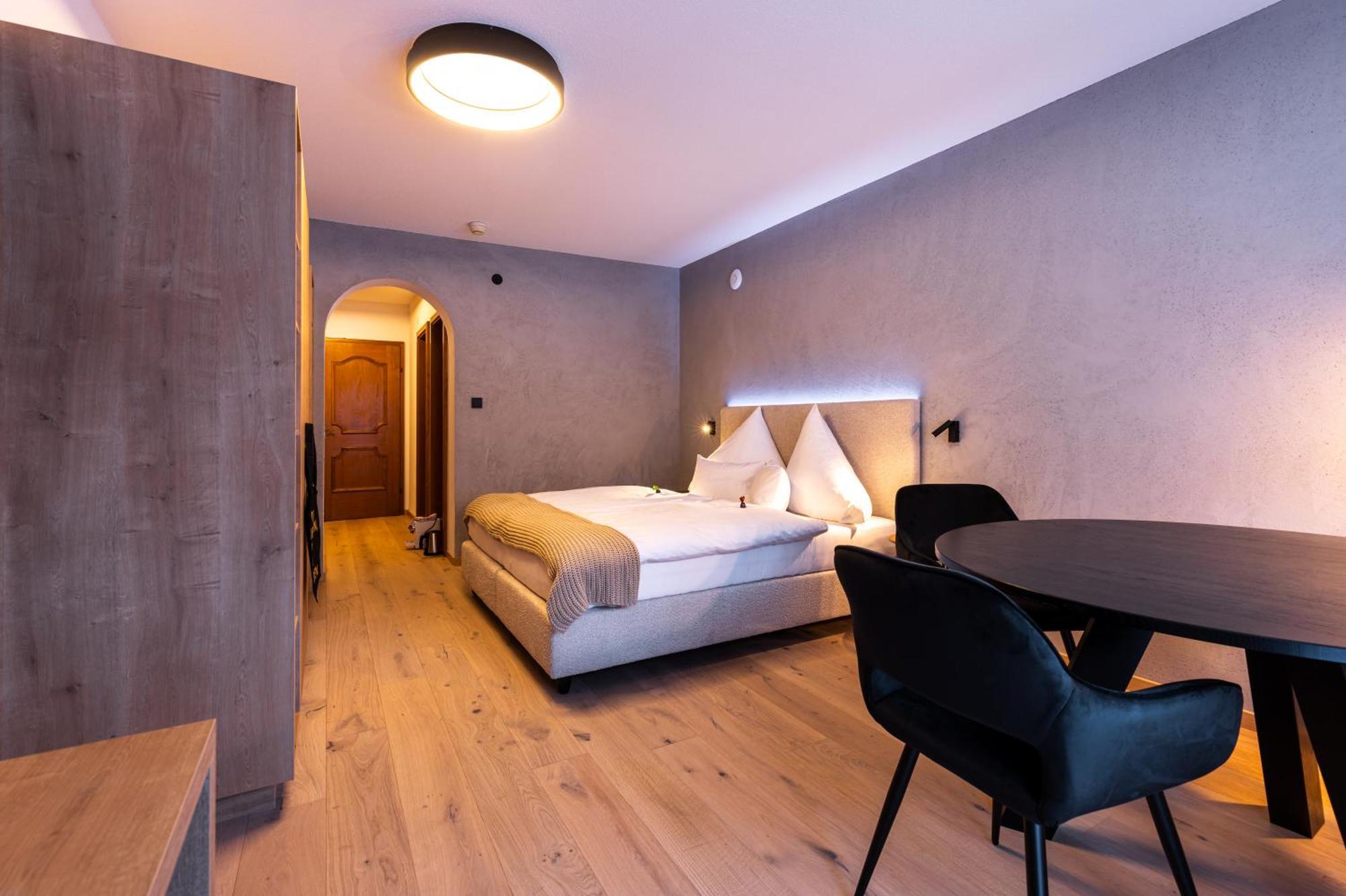 Quality Hosts Arlberg - Afoch Fei - Das Landhaus Sankt Anton am Arlberg Bagian luar foto
