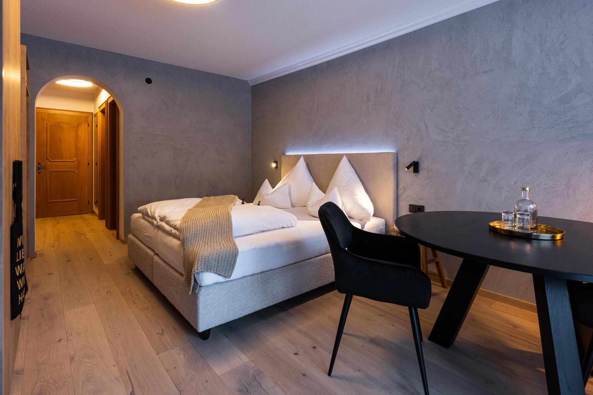Quality Hosts Arlberg - Afoch Fei - Das Landhaus Sankt Anton am Arlberg Bagian luar foto
